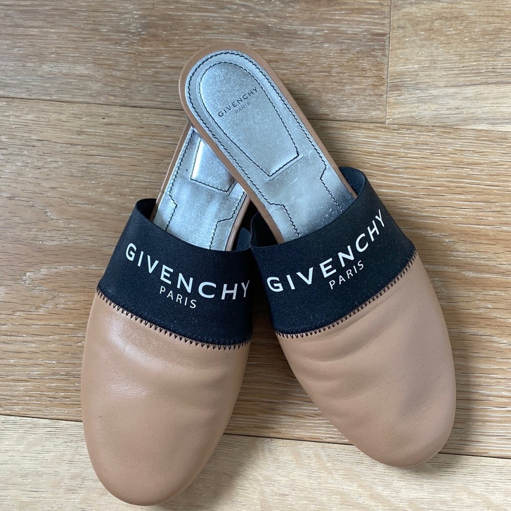 GIVENCHY Paris leather mule